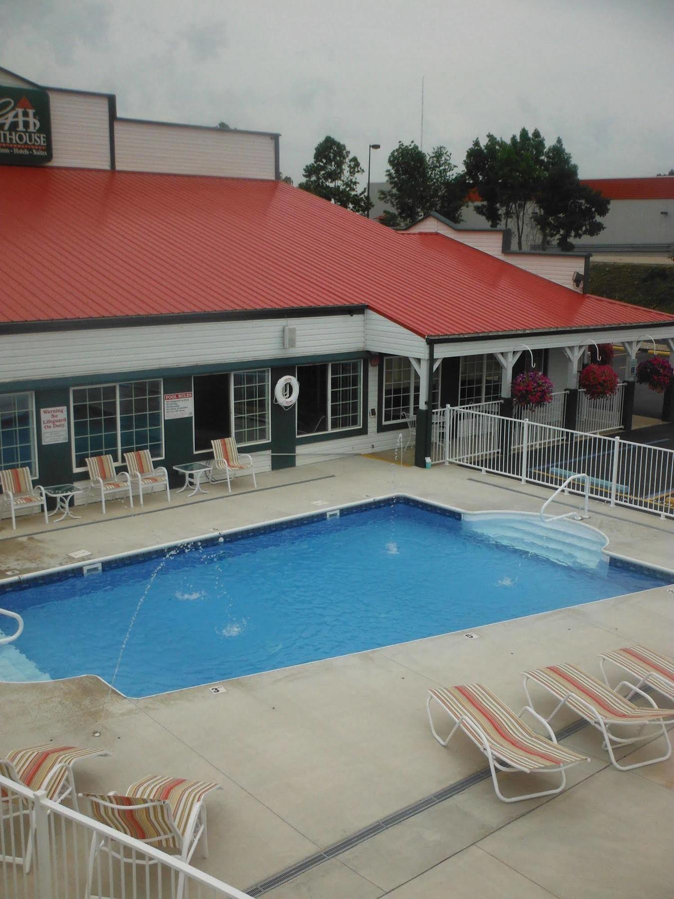 Lake House Hotel Osage Beach Exterior photo